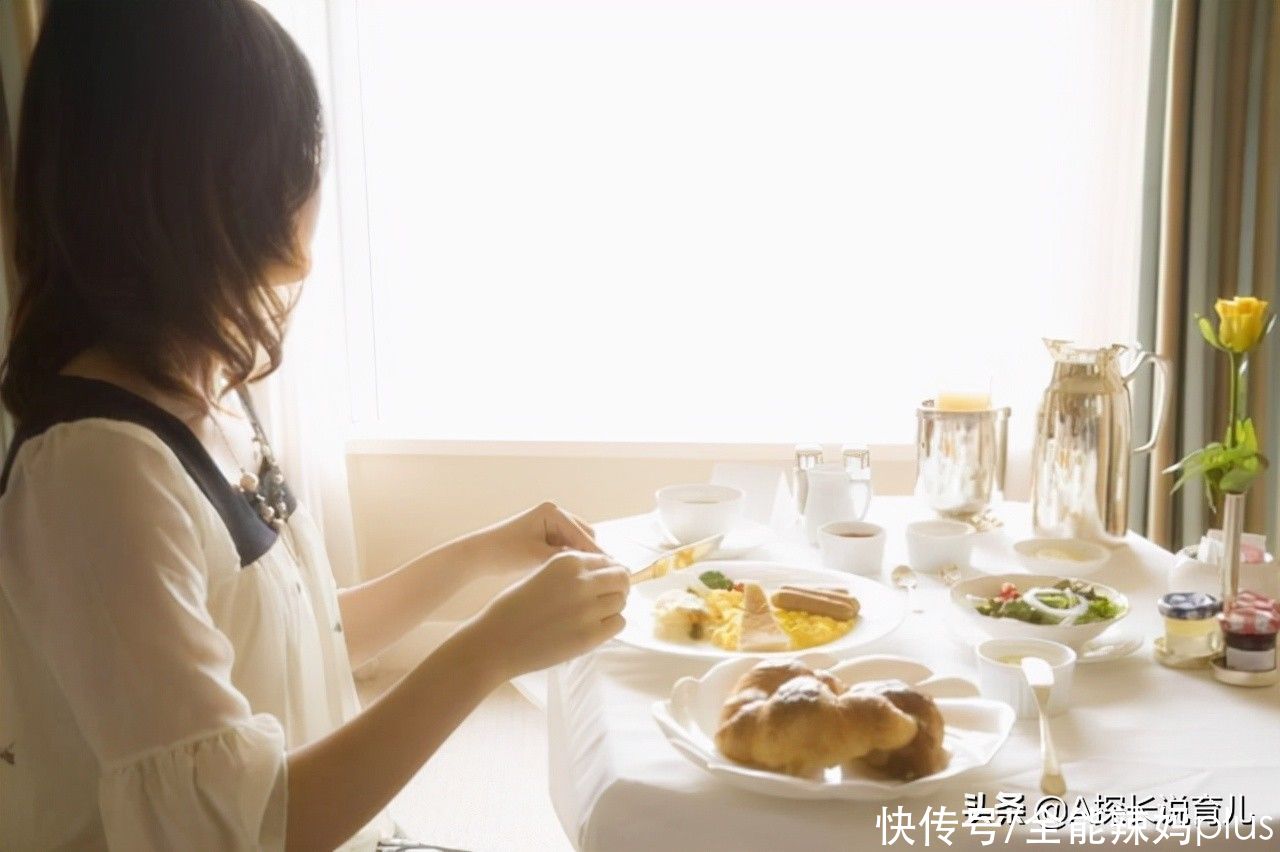 睡眠质量|孕妈早上这个“坏习惯”，会让胎宝“难受”一整天，别再无知了