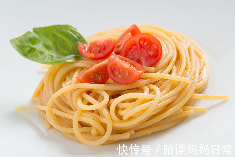 面条别再煮着吃了,试试这种新做法 ,爽滑劲道好吃到停不下来