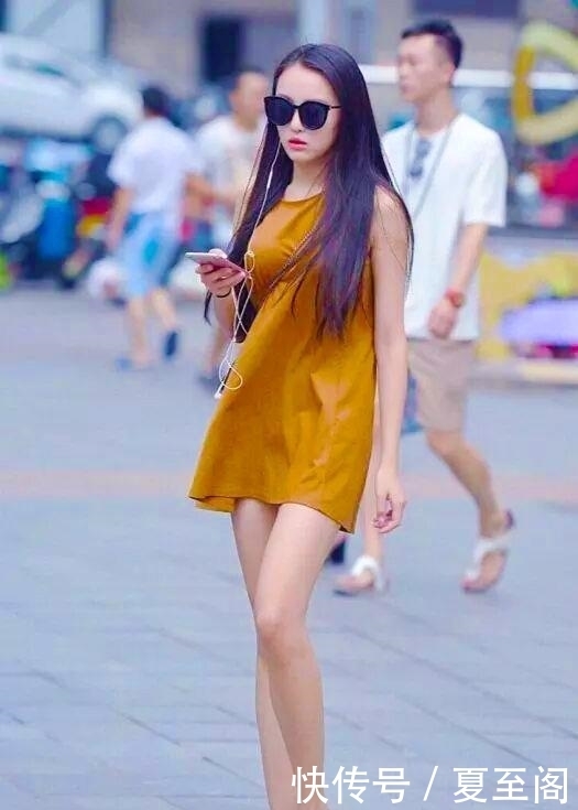 妩媚|街拍: 小姐姐们的穿着清凉性感妩媚,真美