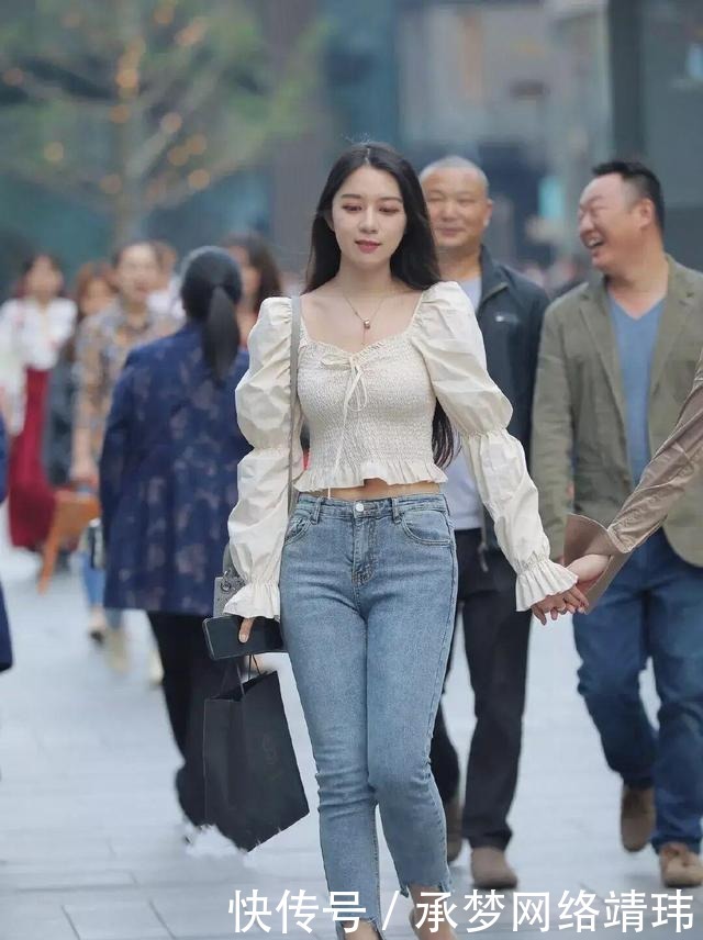 九分裤穿在身上更显身材,想要时尚有魅力需要一些创新!