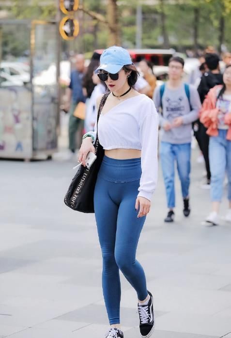 潮流小姐姐美艳绝世,气质爆棚,清爽又漂亮