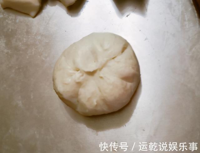 早餐|1把韭菜2个鸡蛋,这做法最好吃,皮薄馅大料足,香酥比包子解馋