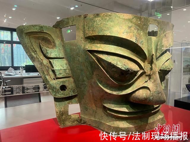 青铜|三星堆青铜大面具正式向公众展出