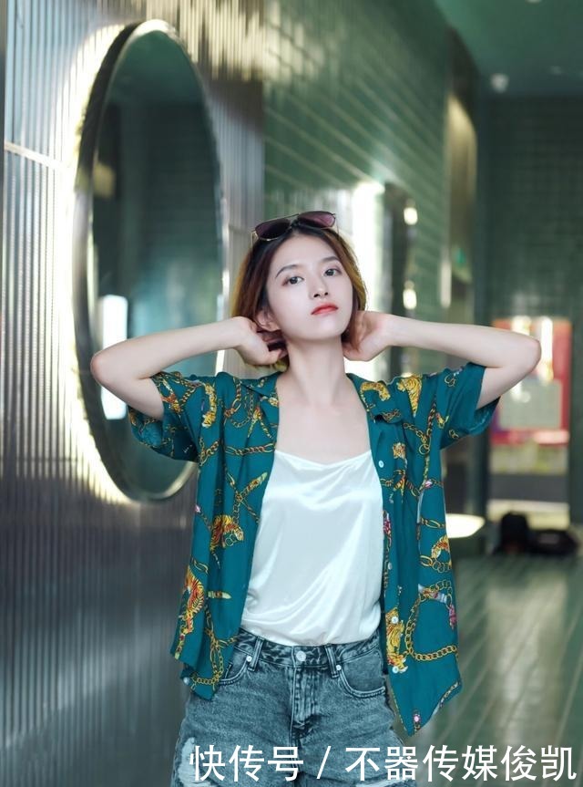 无可挑剔|模特身材、衣着、气质无可挑剔