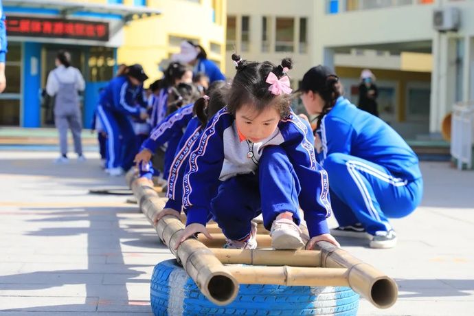 器械|滨城育英学园：游戏润智 “嗨”趣童年