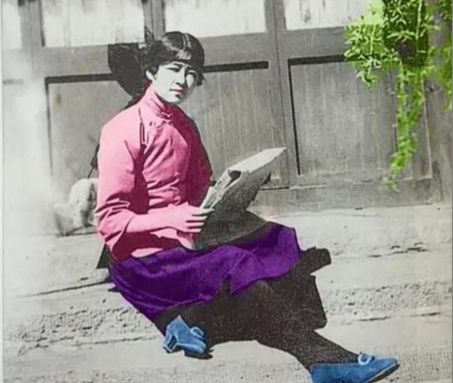 林徽因的罕见彩照:第一张眼前一亮,仿如一场视觉盛宴!