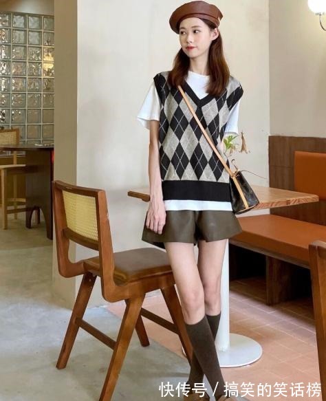 针织衫 韩系小姐姐的穿搭，清新脱俗超有少女感，每一套都很适合秋天！