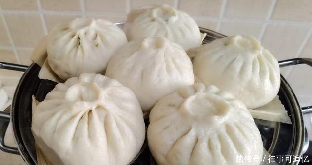 蒸韭菜包子时，记得多加这1步，韭菜不出水，翠绿不发黄，超好吃