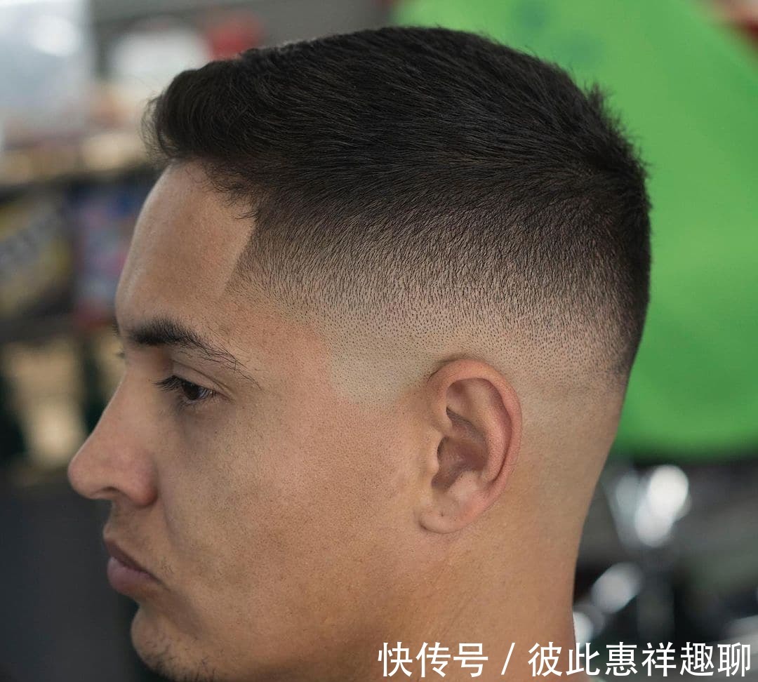 寸头|受欢迎的男士发型有哪几种？小寸头，飞机头，两侧铲短发型都不错