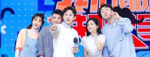 《快乐大本营》宣告停播，主持人只剩何炅一人，其余四人状况如何