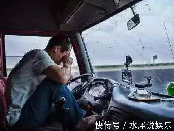 麻辣烫|48岁男子,肠癌晚期,三月后离世,日常做2件事是“祸根”