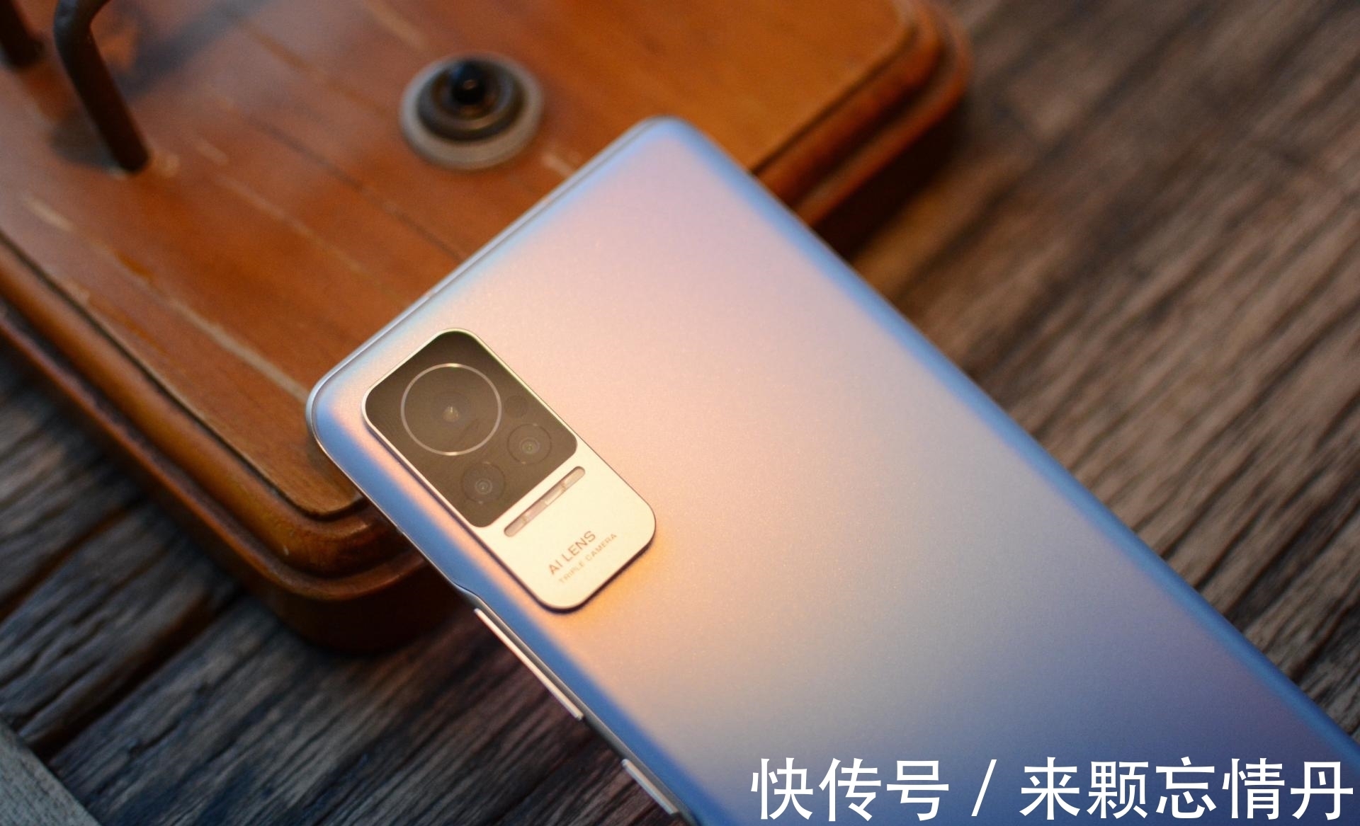 iphone13|不走寻常路!华为缺席无力对抗iPhone13,小米靠颜值赢下一局