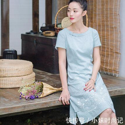 格子|清新婉约的连衣裙,这样穿让你够吸睛