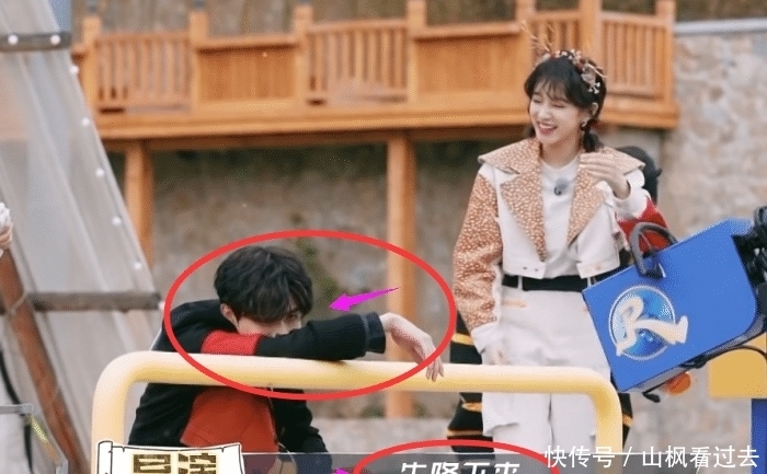 越拉|卢卡斯为节目效果太拼!拿软肋造笑点,蔡徐坤羞到蹲地上偷笑