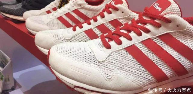 三叶草 同为阿迪达斯,“三道杠”真的比“三叶草”更高端吗看完涨知识