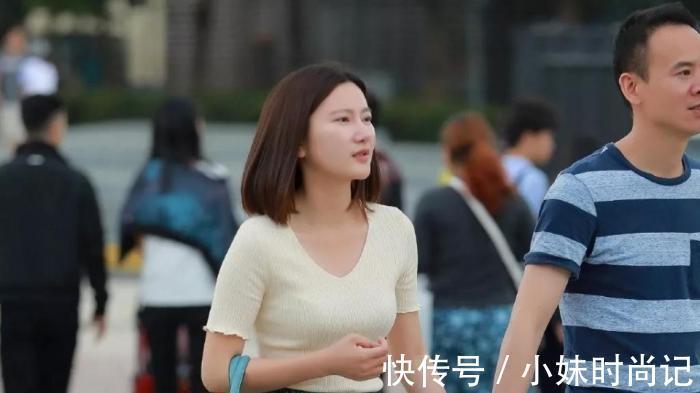 街拍 街拍:打扮简单大方的性感美少妇,优雅的气质男子好福气!