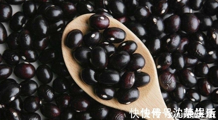 皮肤|黑豆和此物一起煮,每天吃一次,皮肤细腻了,白发变黑发