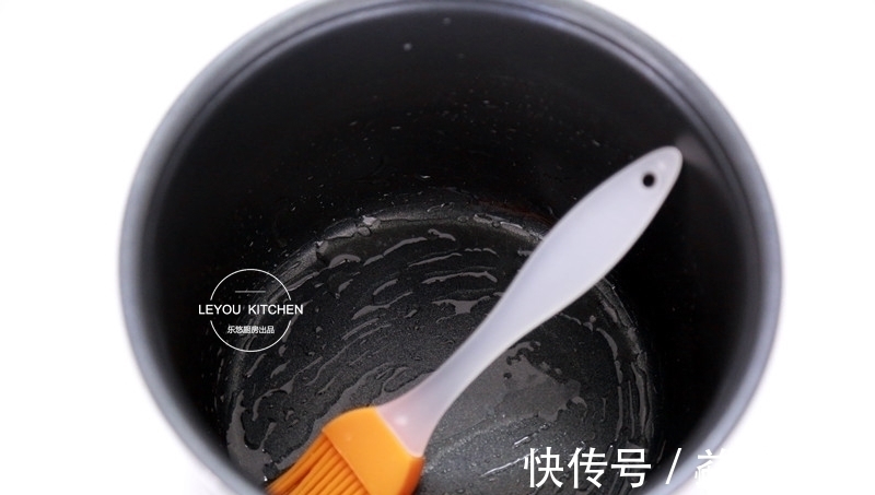 枣糕|想吃枣糕，用电饭锅就能做，不用打发，不用发酵，拌好面糊就入锅