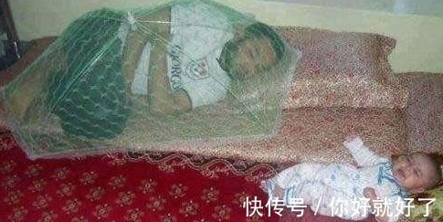 熊爸爸|熊爸爸带孩子: 当宝宝穿上熊爸爸的衣服之后,还是有模有样的