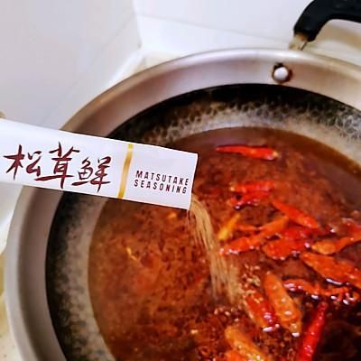 冬天吃麻辣牛蛙煲，暖身又暖心