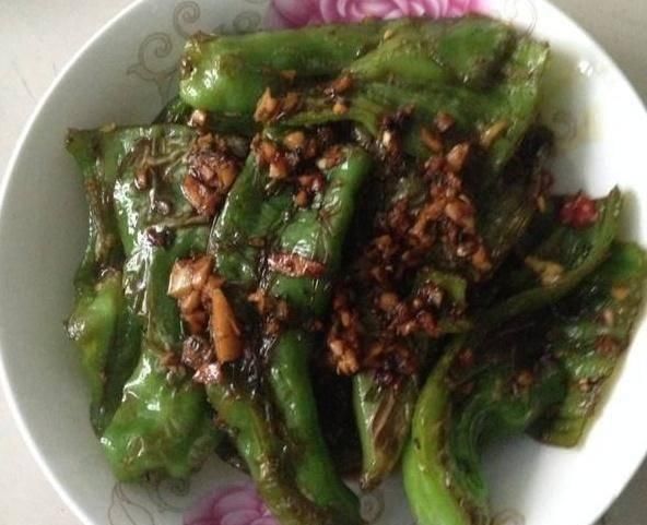 做虎皮青椒,别只会傻“煸炒”多加这一步,美味提升“1倍”