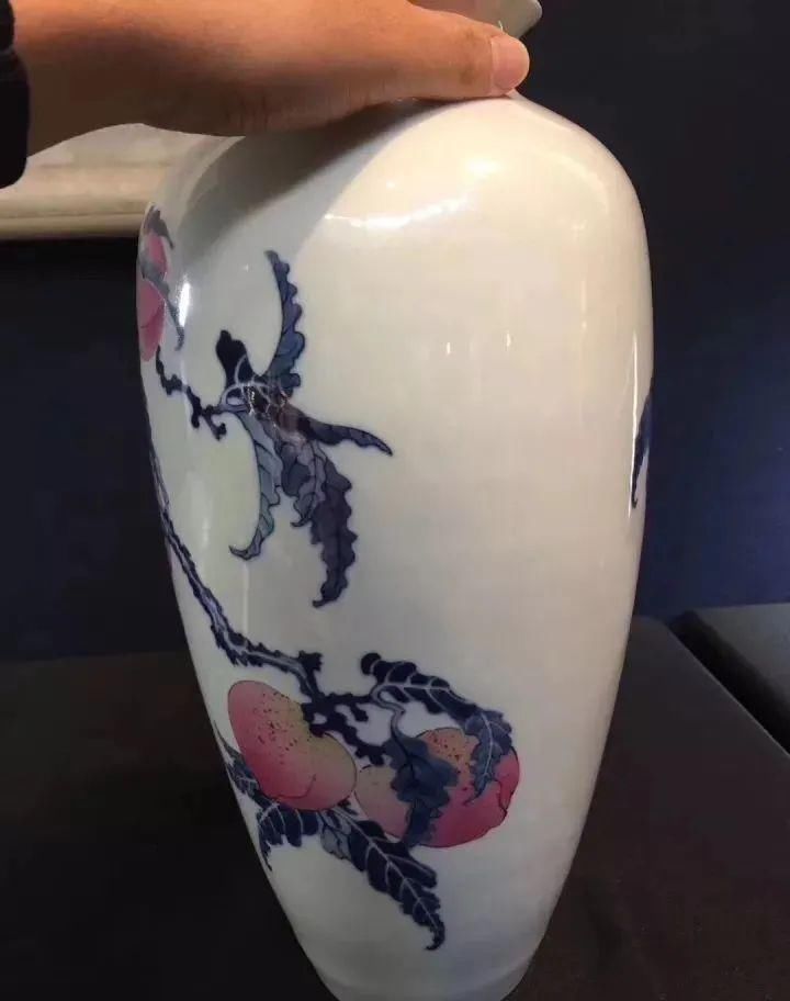 九桃“无款”王步,拍出600万天价,中国瓷器成为世界硬通货!