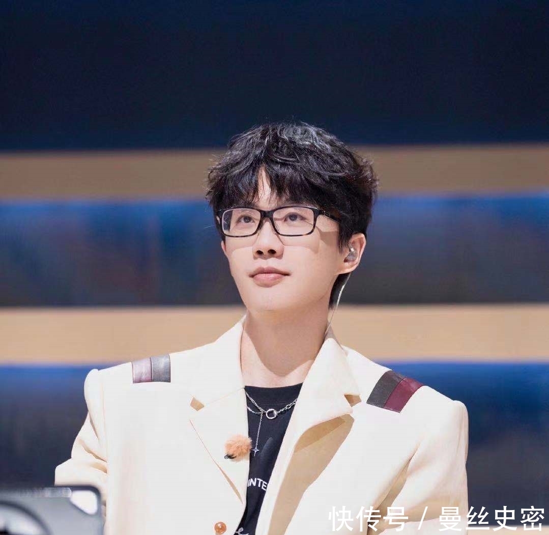 薛之謙叫許嵩嵩嵩,這對(duì)兒有點(diǎn)意思