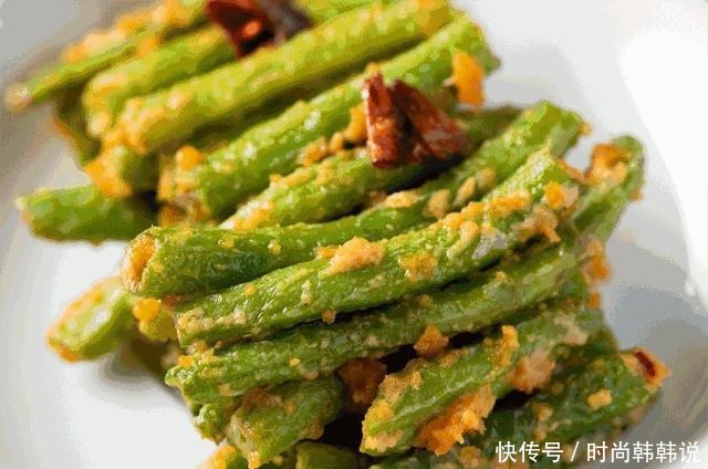 央视报道过一戳就流油的海鸭蛋,这流出来的“油”能吃吗