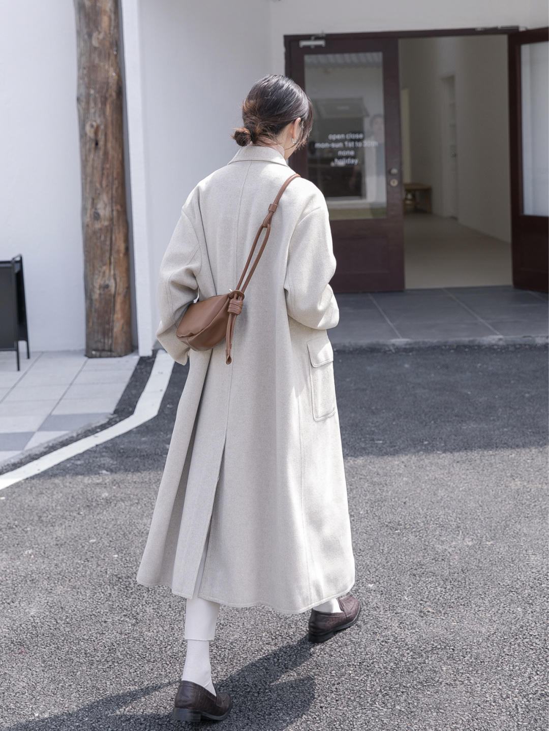 半身裙|职场法式穿搭指南,大u领针织衫+半身裙,穿起来气质又性感