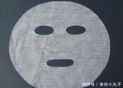 面膜里的那张塑料纸有什么用?很多人都扔掉了,难怪效果那么差