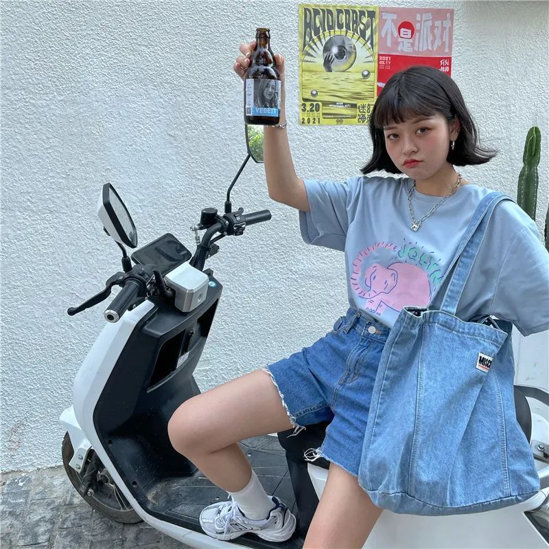 彼得潘|别再穿黑白灰了！今年流行“初恋色”，惊艳又高级