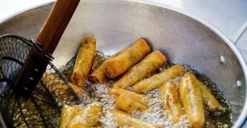 汁草|加速胃部病变的5种食物,若一个都不爱吃,胃癌也会离你更远