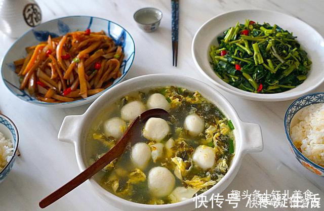 爆炒|晒晒我家的午餐,两菜一汤,全是神兽爱吃的味道