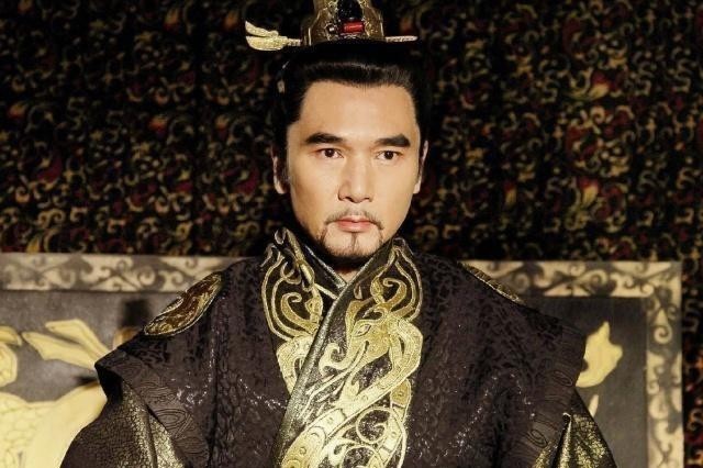 父亲|皇上要吃公鸡下的蛋,大臣们毫无办法,小孩1句话解决,还当上了宰相!