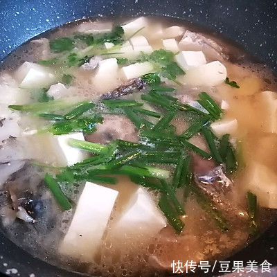 昆布|鱼头豆腐汤一出锅，方圆十里都飘香