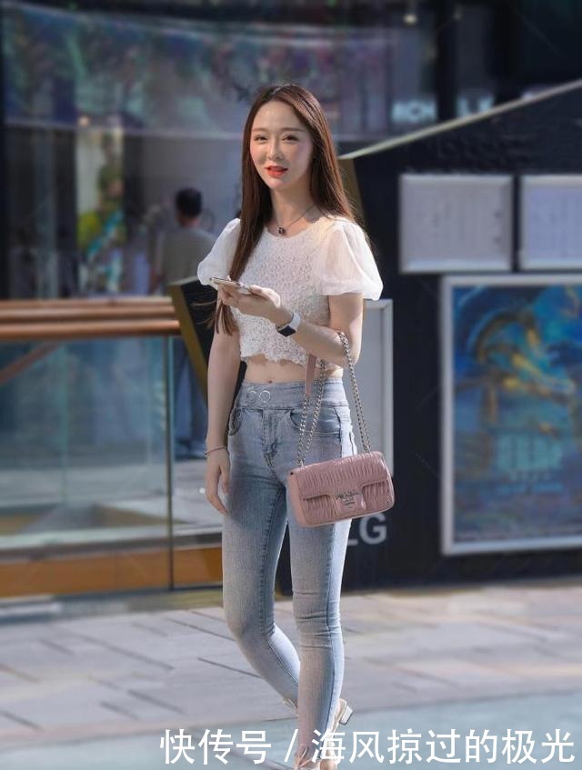 小姐姐|时尚女孩真会穿,牛仔裤也可以穿出优雅感,值得借鉴