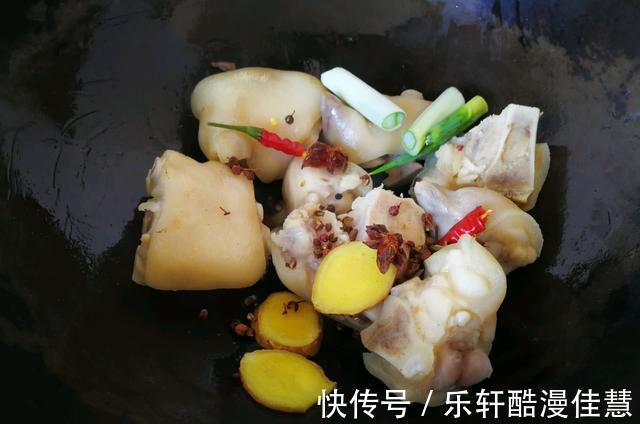 黄豆|买2个猪蹄,加上1把黄豆一焖,肥而不腻,好吃无腥味