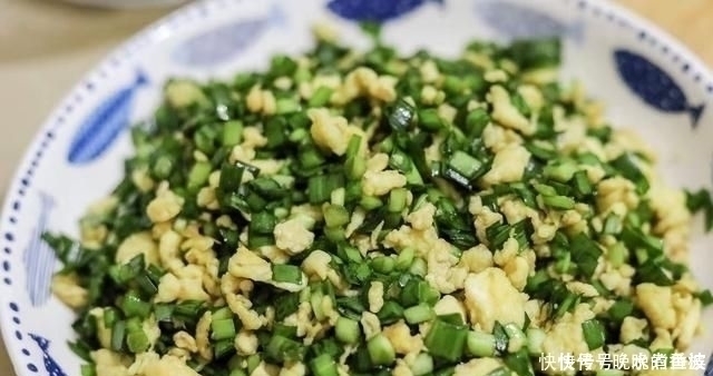 韭菜鸡蛋馅|包韭菜鸡蛋饺子，别忘了加上一点“它”，饺子不出水，更香更美味