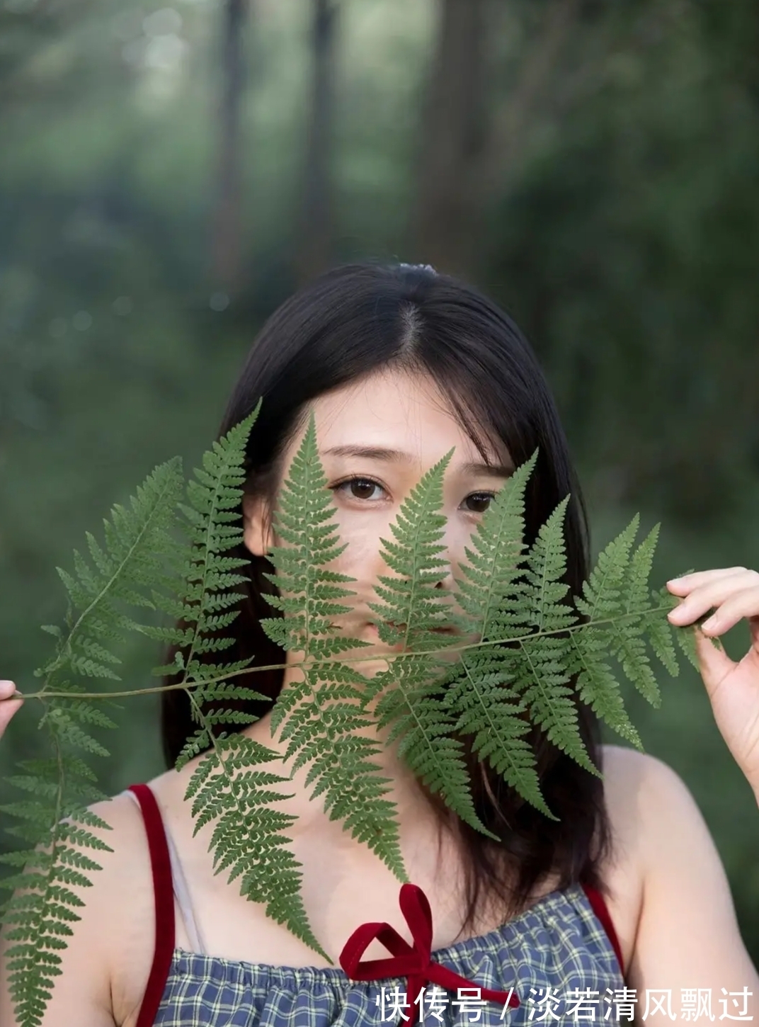 问月!诗·十一首丨但有明光皆顾影,何曾玉露不遮天