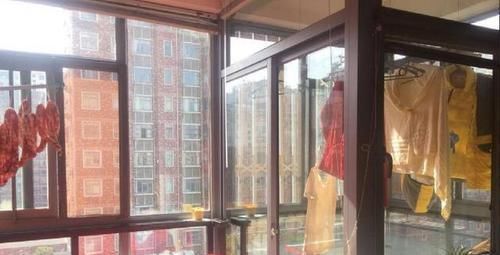 阳台|晒晒同事的房子,头一次见阳台这样隔断,晾衣服再也不到处湿答答