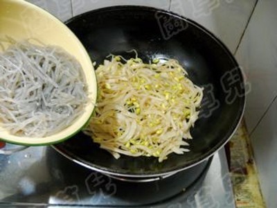 黄豆芽|医生不会告诉你,这菜是“天然酵素”,小肚腩渐渐瘦,小腿慢慢细