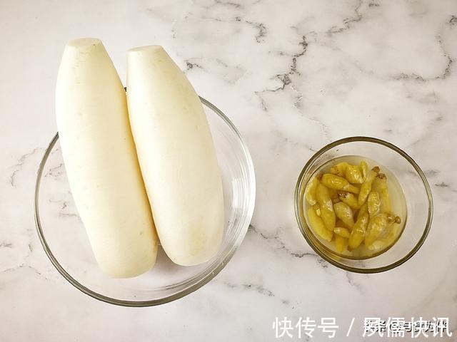 搅拌均匀|秋天趁萝卜便宜,腌成小菜存起来,喝粥吃面条搭配特方便,收藏好