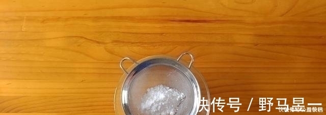 面团|一口下去就爆浆的卡士达酥皮泡芙，大气孔不塌陷的秘密都在这