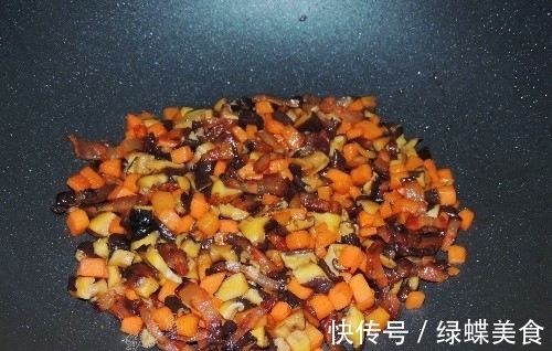 懒人|夏天的懒人焖饭，饭菜一锅出，有肉有菜营养均衡，比外卖还省时