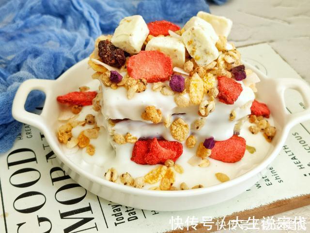 最近,儿子迷上吃这甜点,不用烤箱10分钟就好,比蛋糕还好吃