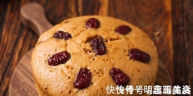 香甜|一碗面粉四个鸡蛋,无需揉面发酵,松软香甜,一出锅全家抢着吃!