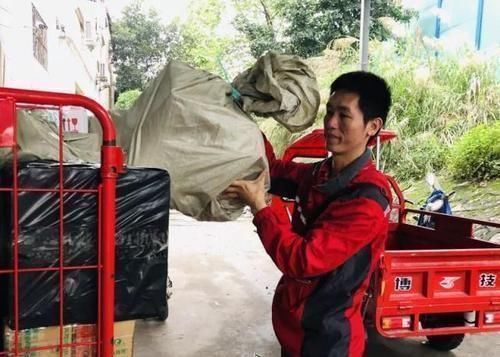 京东|昔日刘强东聘的第1个快递员,曾送了10年快递不愿辞职,如今怎样
