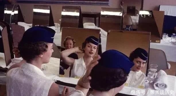 同样是空姐,为什么中国空姐个个年轻貌美,美国的却是一群大妈?