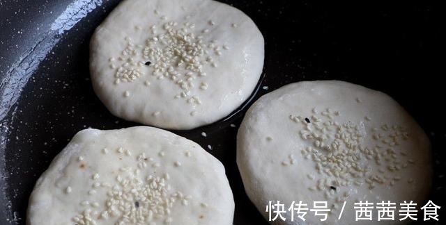 红糖饼|懒人早餐面食，连面都不用揉不用发，5分钟搞定可多赖床
