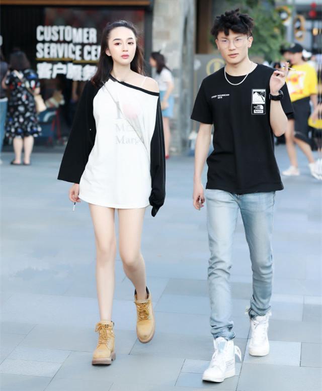 紧身牛仔裤|小姐姐身穿紧身牛仔裤,美女高贵优雅,女神风范十足!